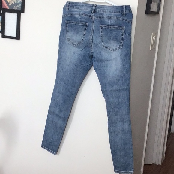 ⭐223. SWS Rio Low Rise Push Up Ripped Jeans - Picture 3 of 3